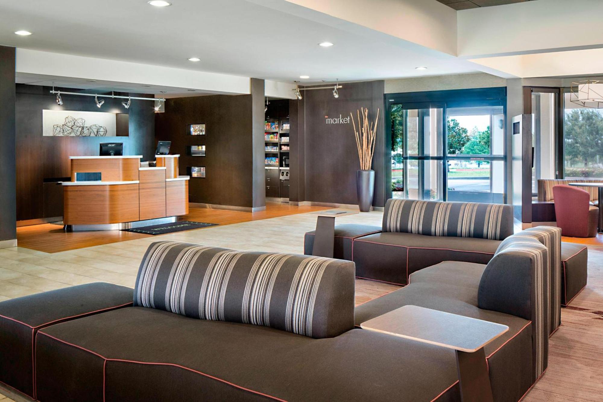 Courtyard By Marriott Dallas Arlington Entertainment District Exterior foto