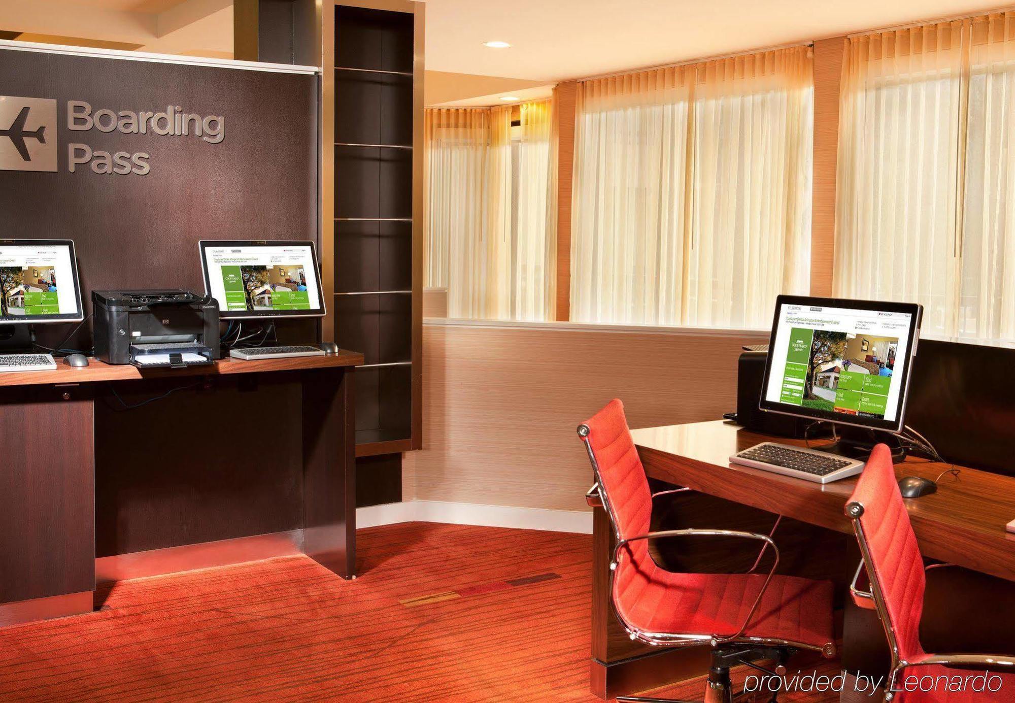 Courtyard By Marriott Dallas Arlington Entertainment District Exterior foto