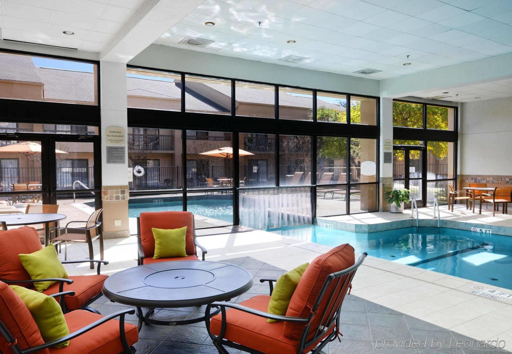 Courtyard By Marriott Dallas Arlington Entertainment District Exterior foto