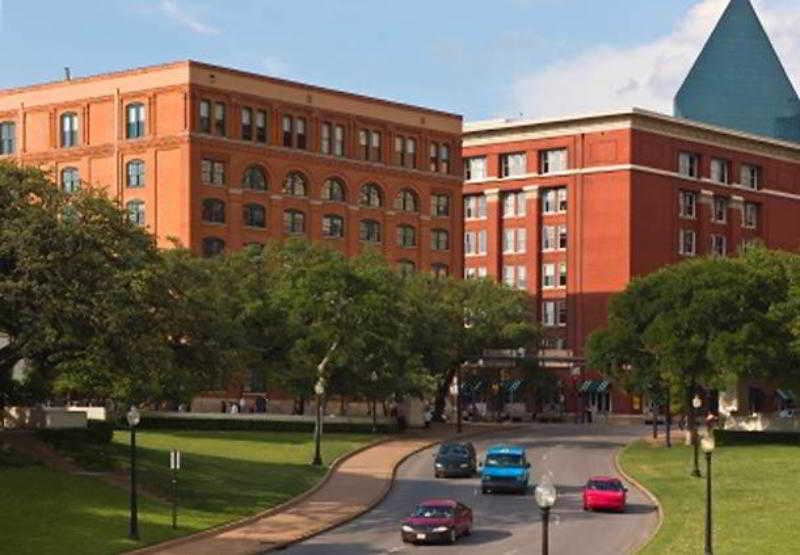 Courtyard By Marriott Dallas Arlington Entertainment District Exterior foto