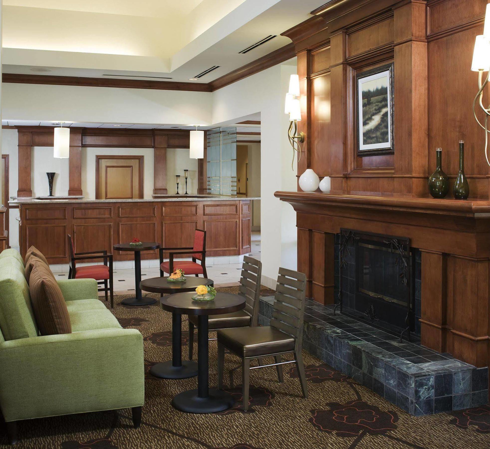 Courtyard By Marriott Dallas Arlington Entertainment District Exterior foto